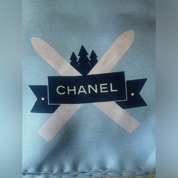 CHANEL White and Multicolor Scarf - Picture 9 of 15